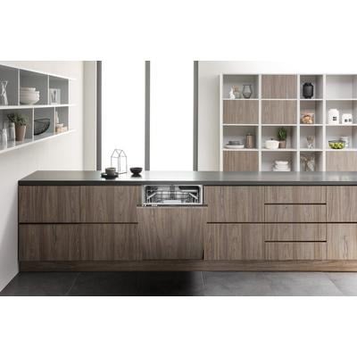 غسالة صحون ارستون بلت ان 6 برامج 14 طبق LIC3C26C60HZ