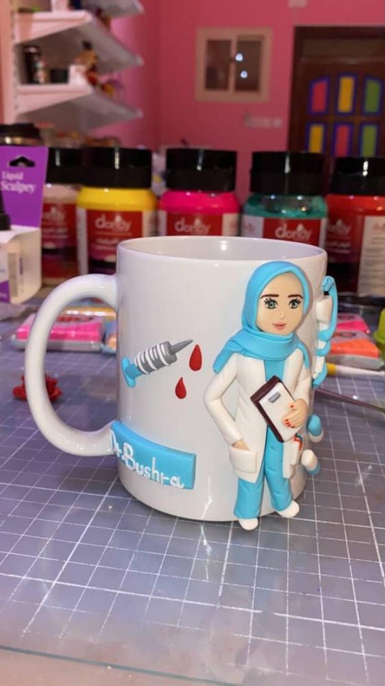 كوب دكتورة صيدلة محجبه