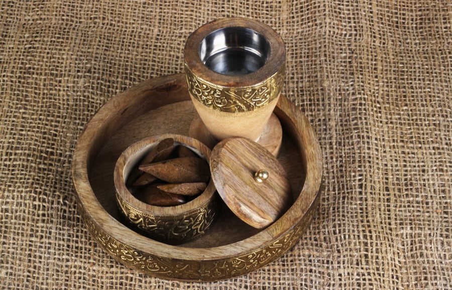 طقم مبخر خشب  طبيعي فاخر حروف ذهبيه دائري