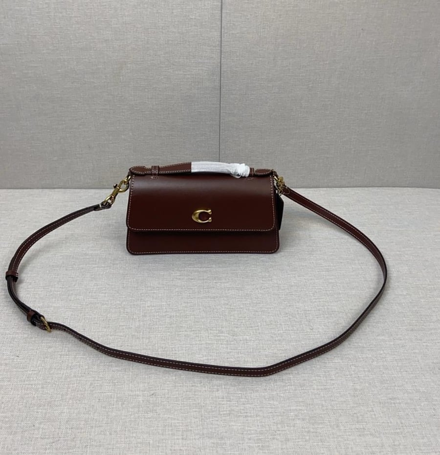 شنطه نسائيه Coach