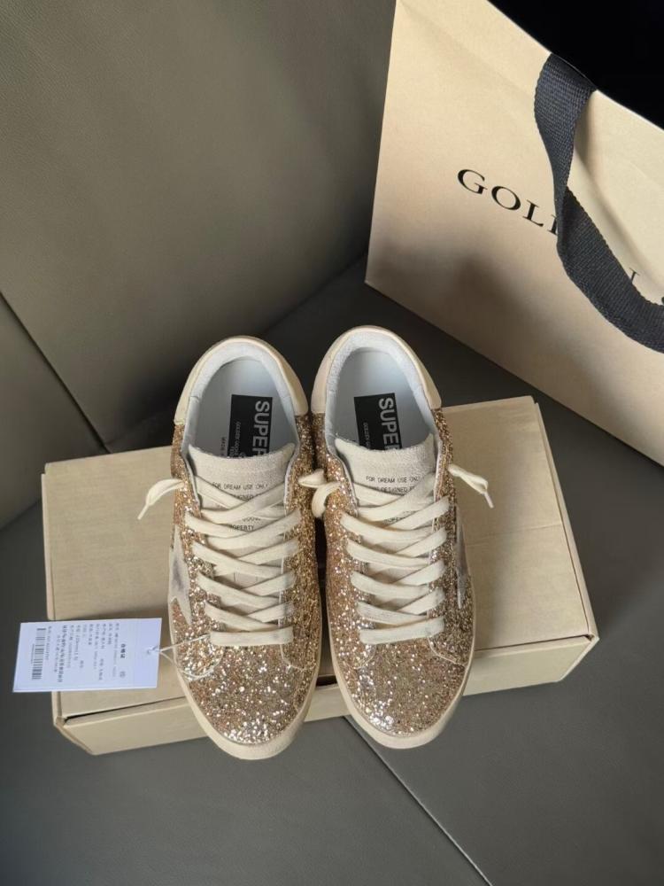 Golden Goose )