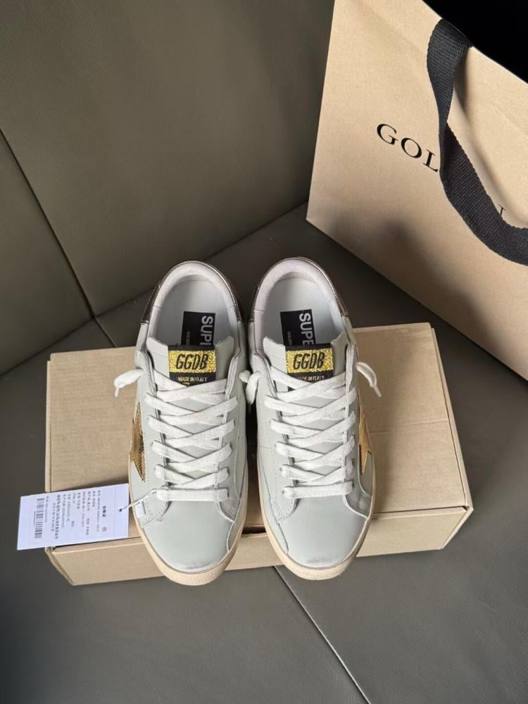 Golden Goose )