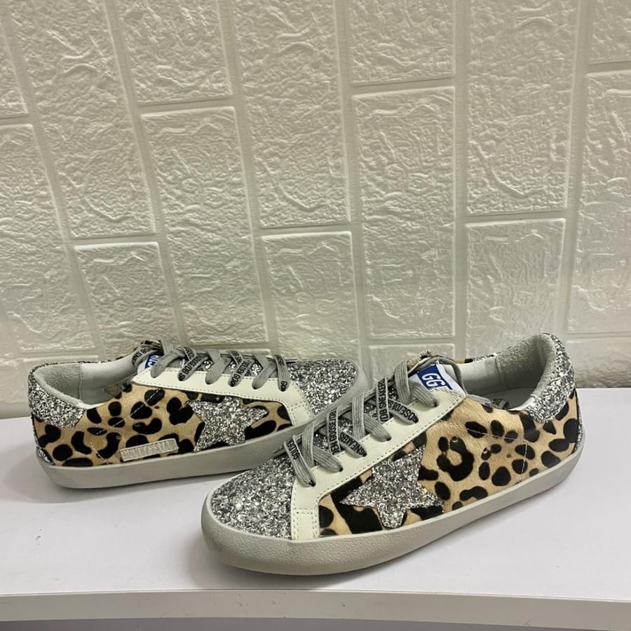 Golden Goose )