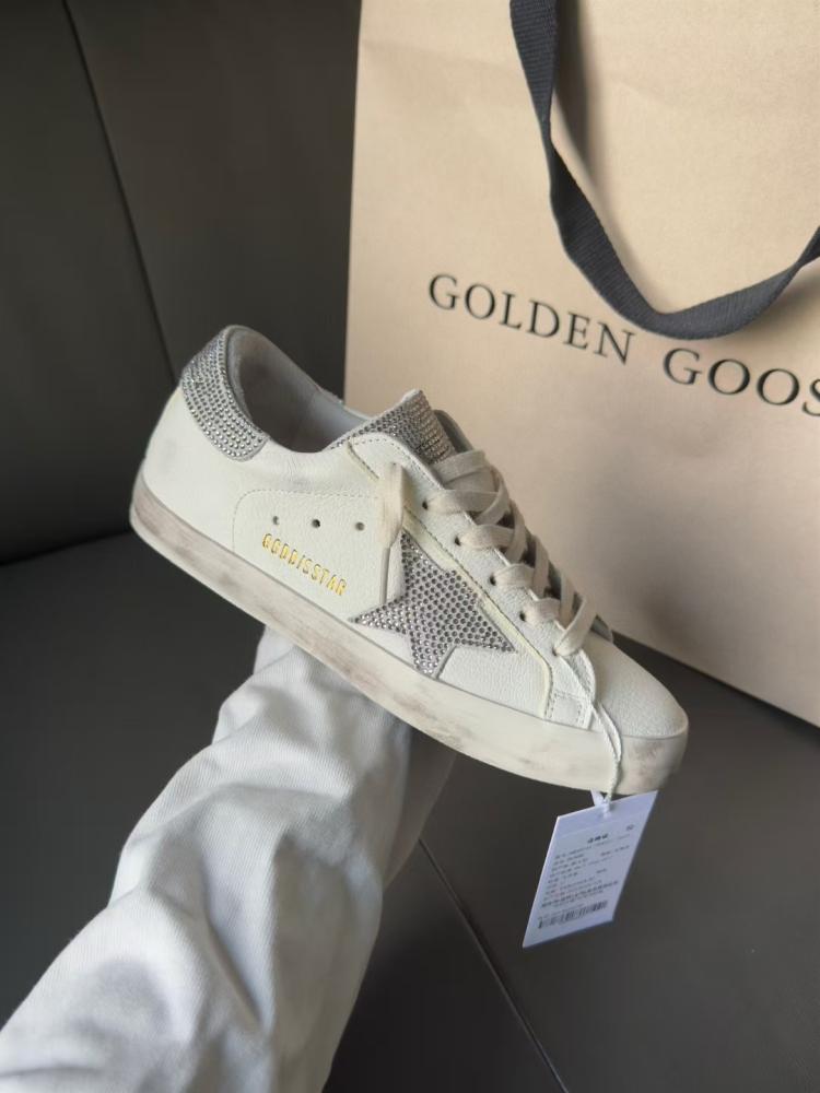 Golden Goose )