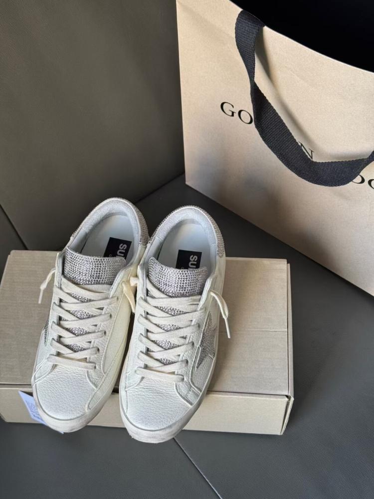 Golden Goose )