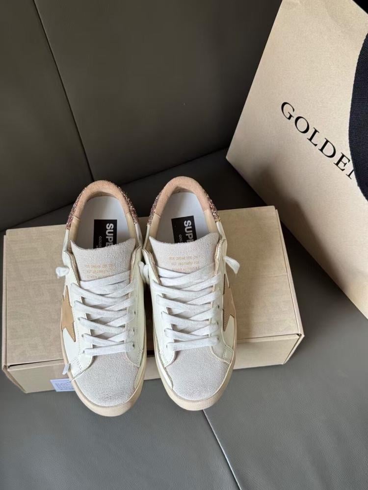 Golden Goose )