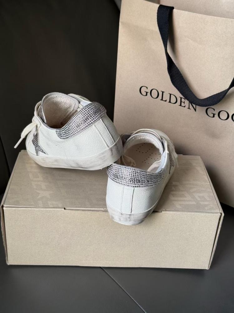 Golden Goose )