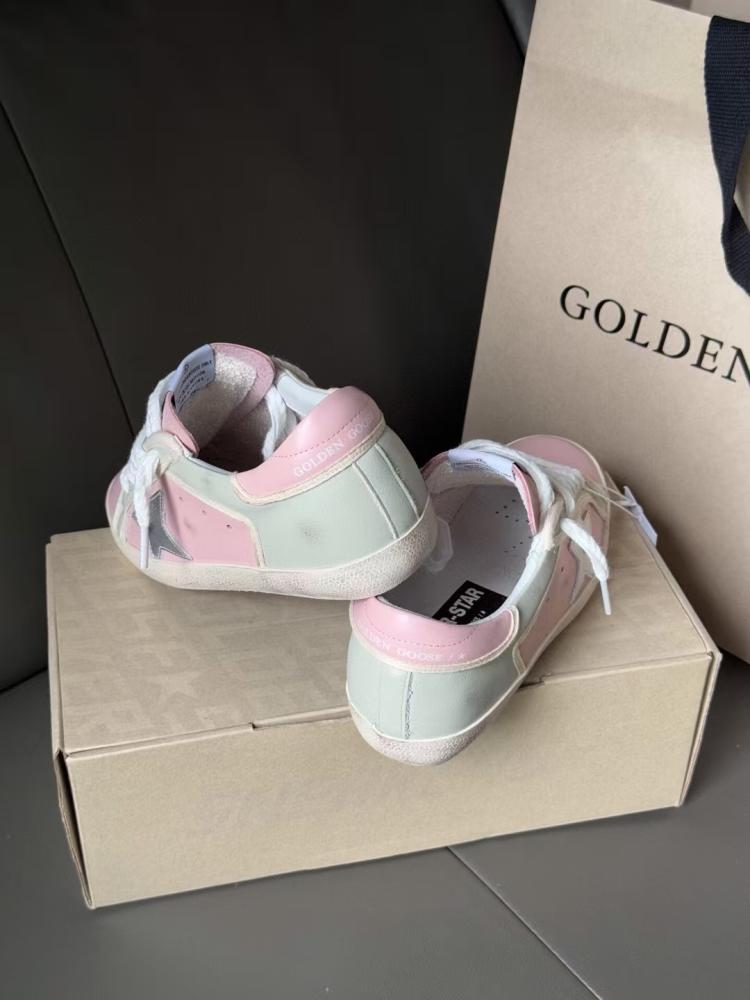 Golden Goose )