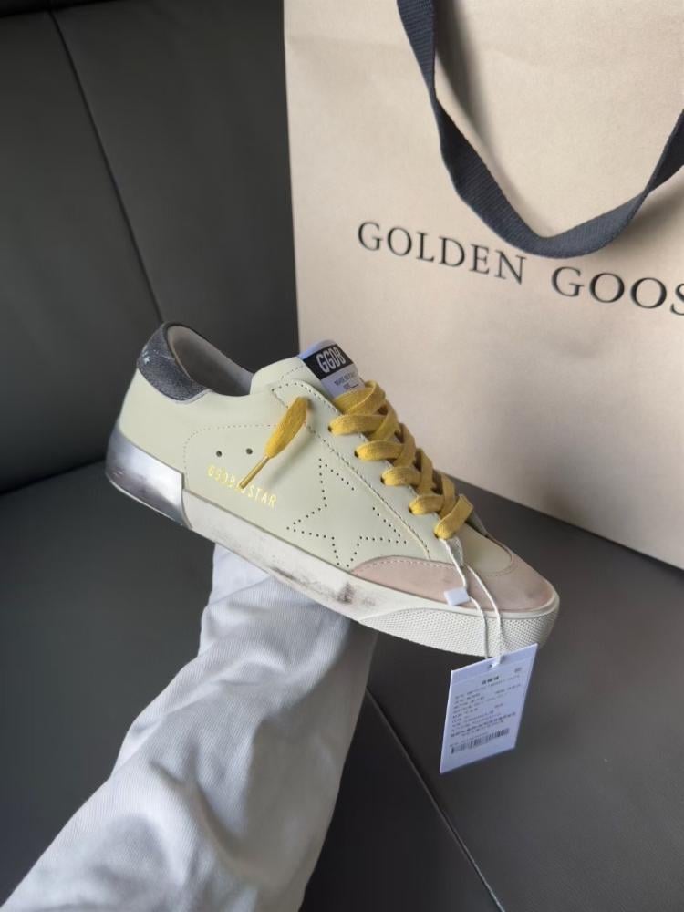 Golden Goose )