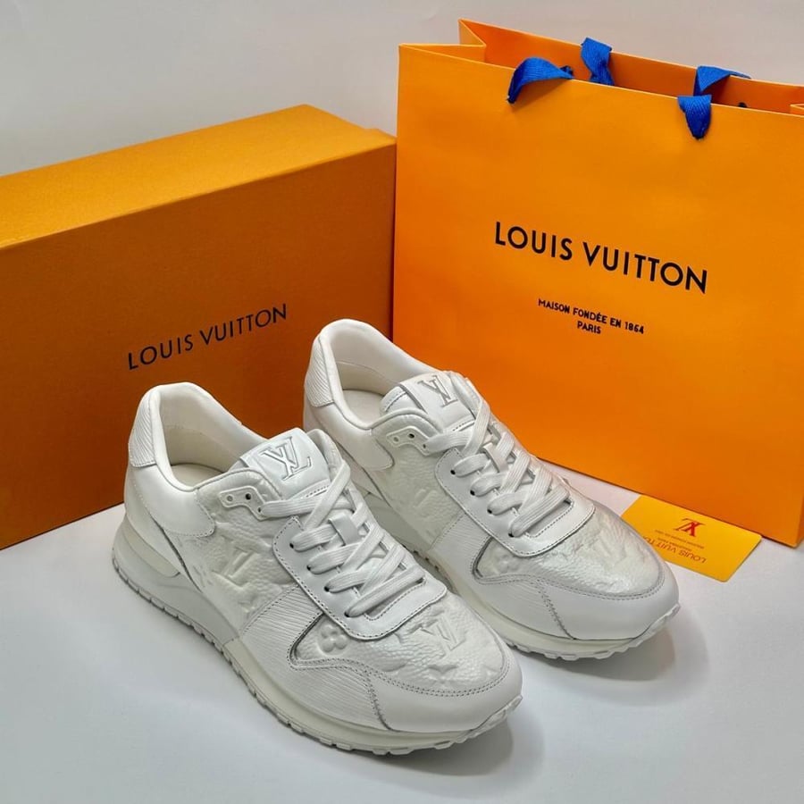حذاء LV ابيض
