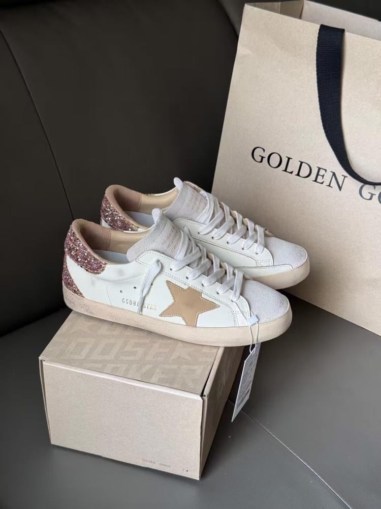 Golden Goose )