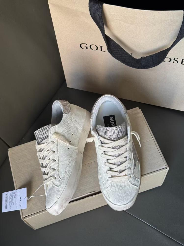 Golden Goose )