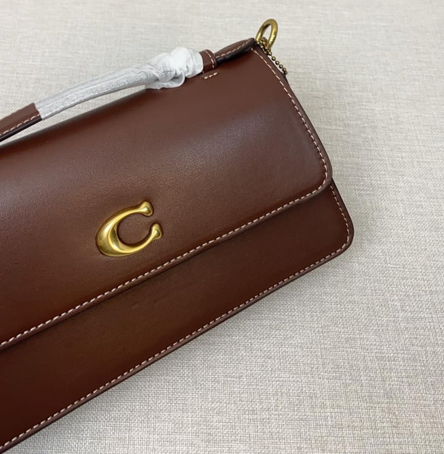 شنطه نسائيه Coach