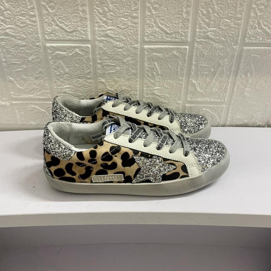 Golden Goose )