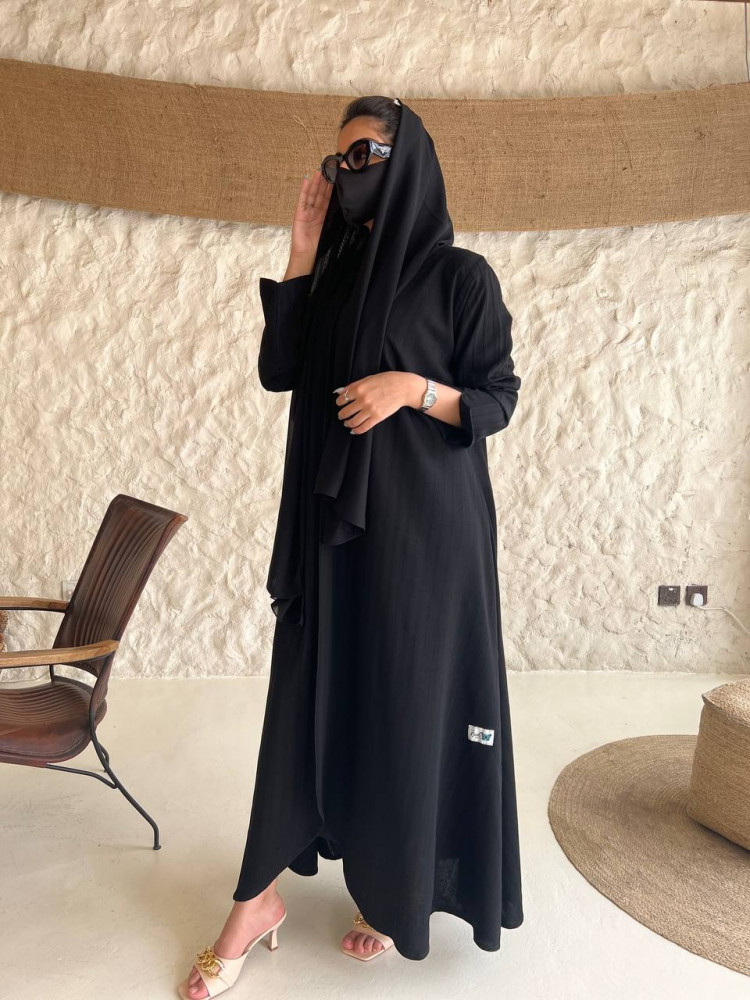 عباية اسود كريب صيفي مخططة