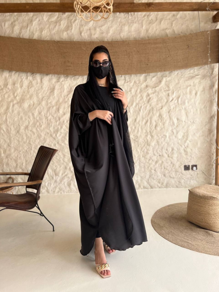 عباية حرير أسود موديل فراشة