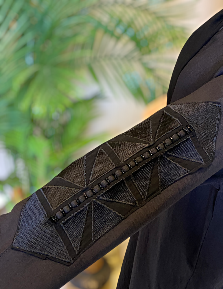 عباية كريب سعودي تطريز اسود