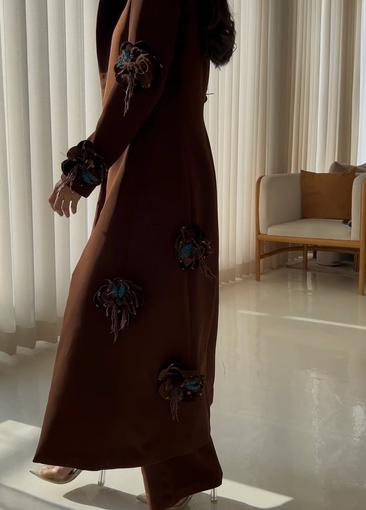 Long brown blazer with raised rose embroidery in velvet fabric