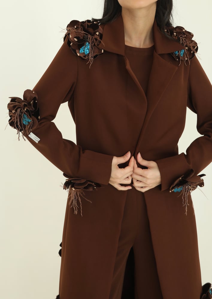 Long brown blazer with raised rose embroidery in velvet fabric