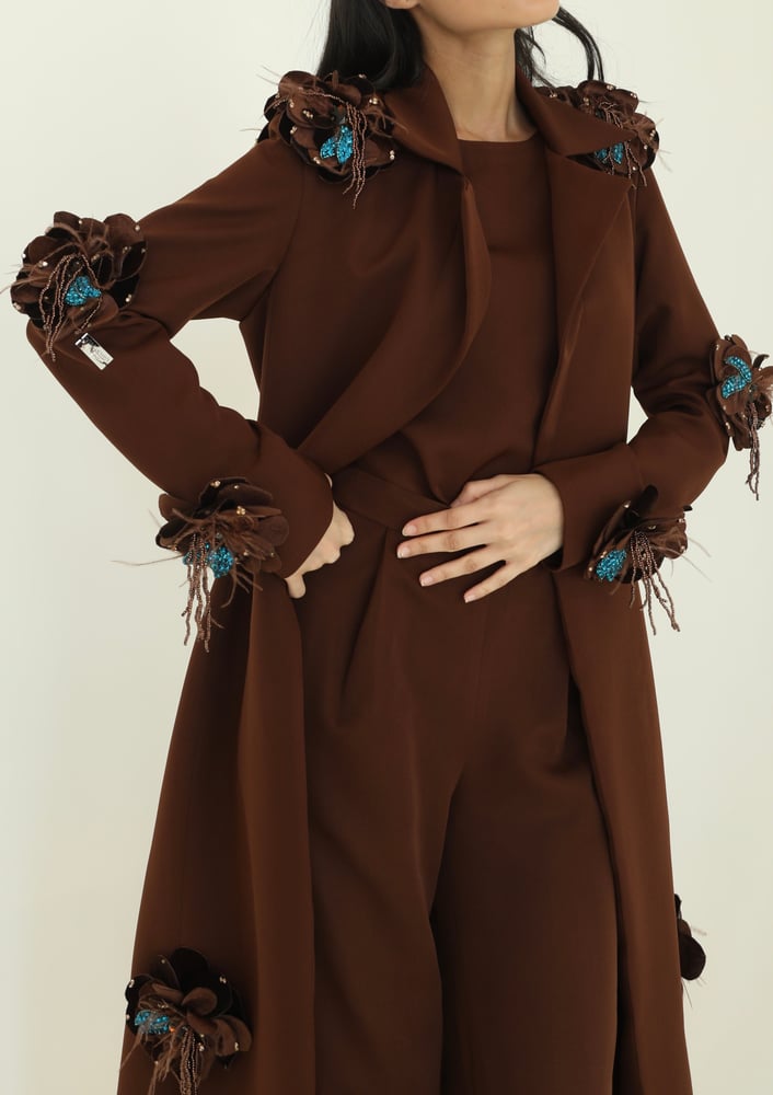 Long brown blazer with raised rose embroidery in velvet fabric