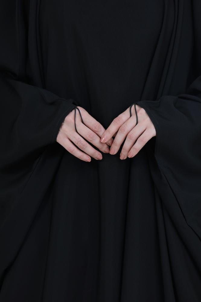 عباية رأس صالونا مقفولة