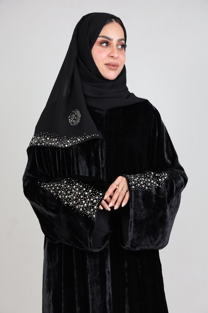 عباية مخمل كرستال آزرا