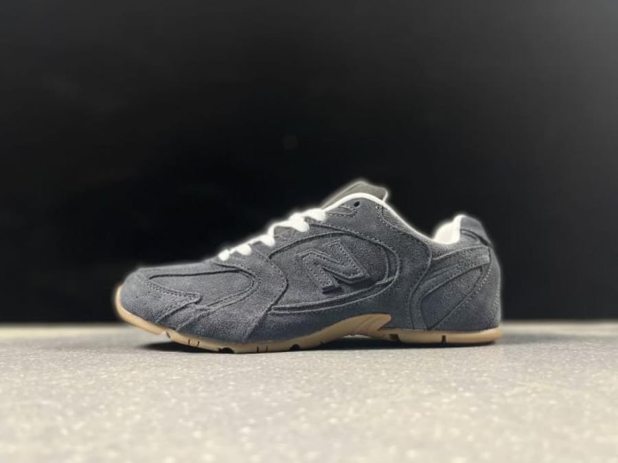 New balance miu miu