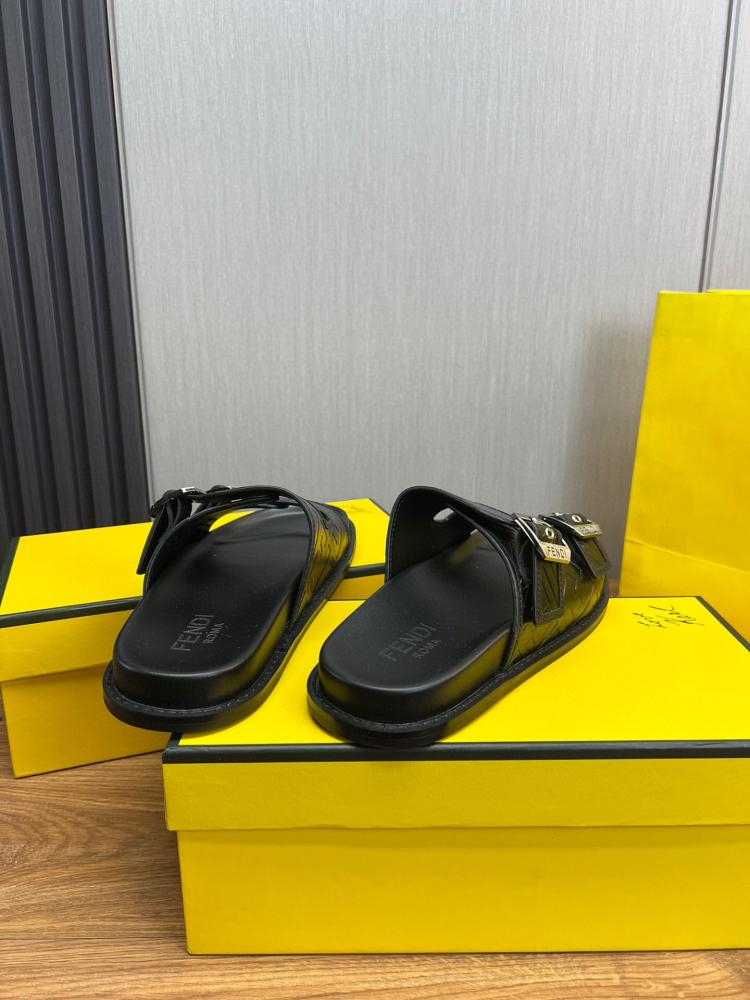 حذاء فندي Fendi - متجر الاختيار الافضل