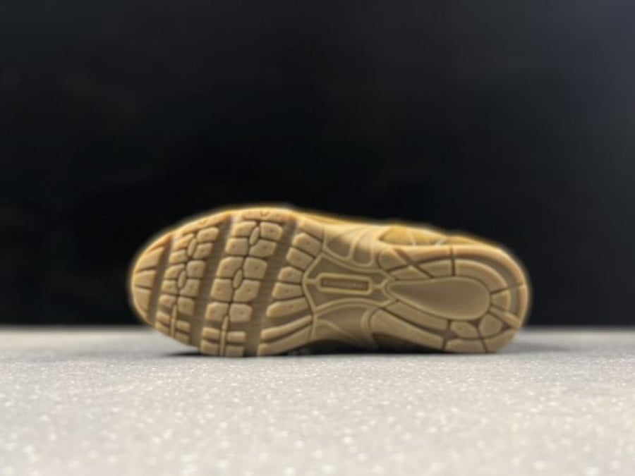 New balance  miu miu