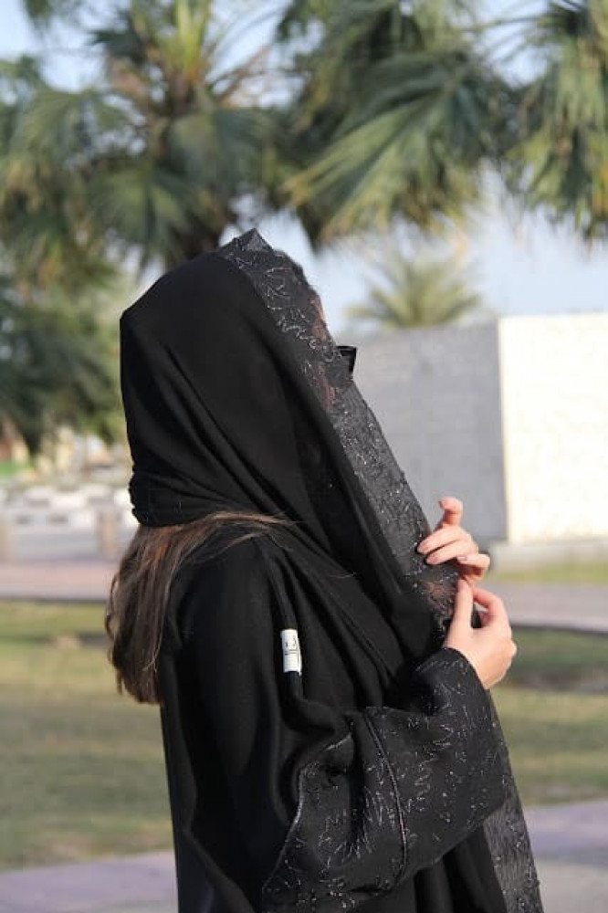 عبايه كريب ودانتيل
