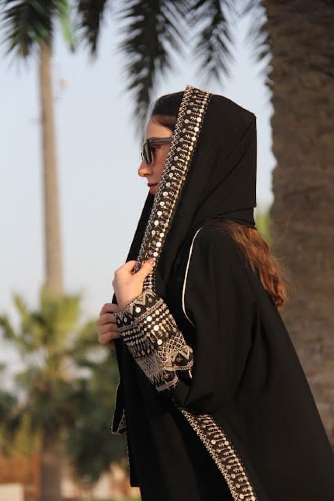 عبايه تطريز وترتر