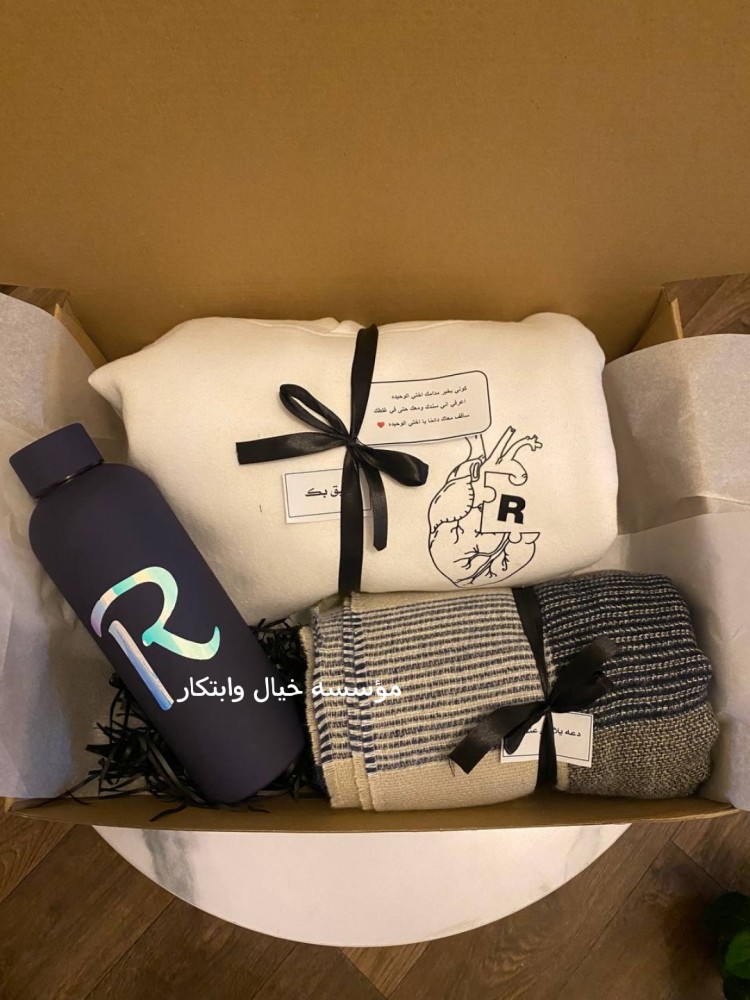 بوكس بلوفر  والحافظه وشال
