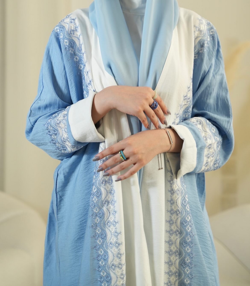 عبايه صيفي سماوي/ابيض مطرزه