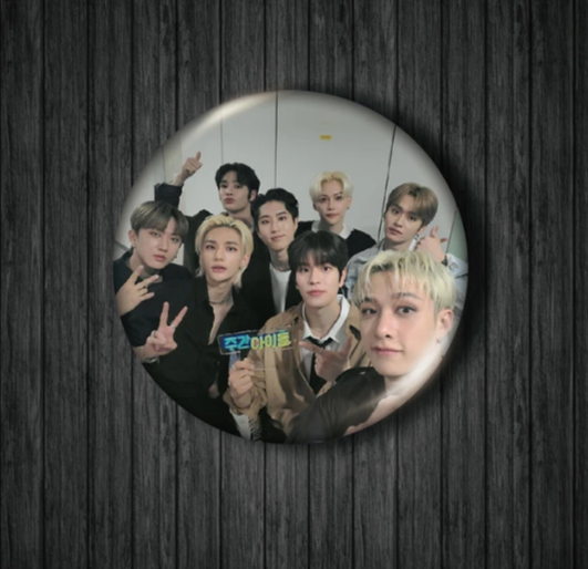 بروش Stray kids