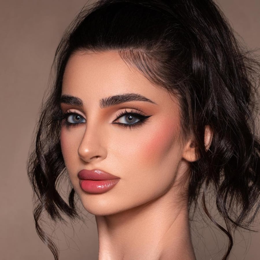 عدسات اي كلرز جولدن يومية تيفني