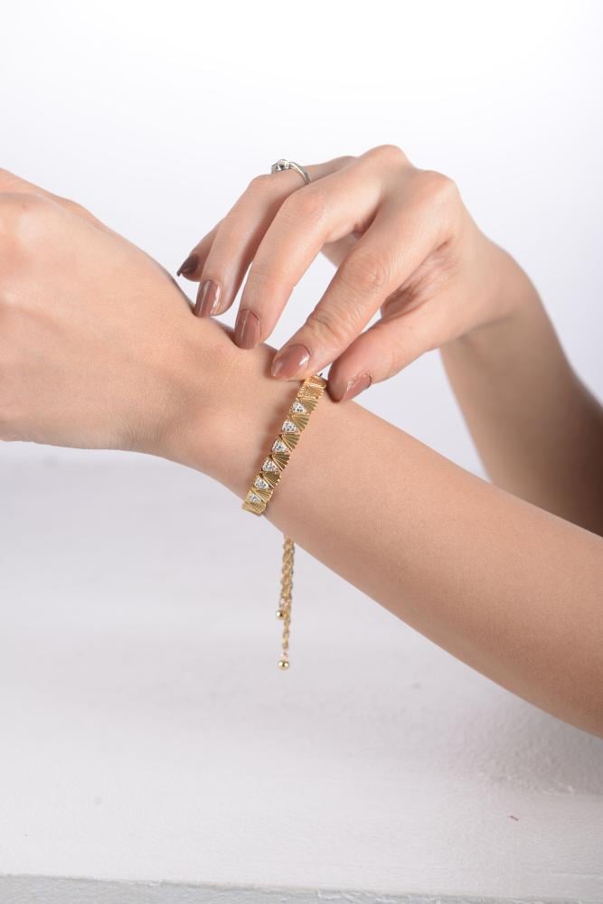 أسوارة نسائية لون ذهبي من لادون