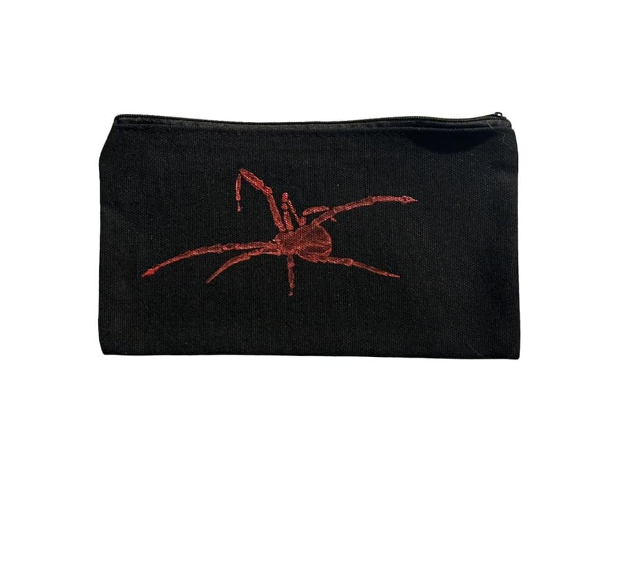 Small makeup case! Spider