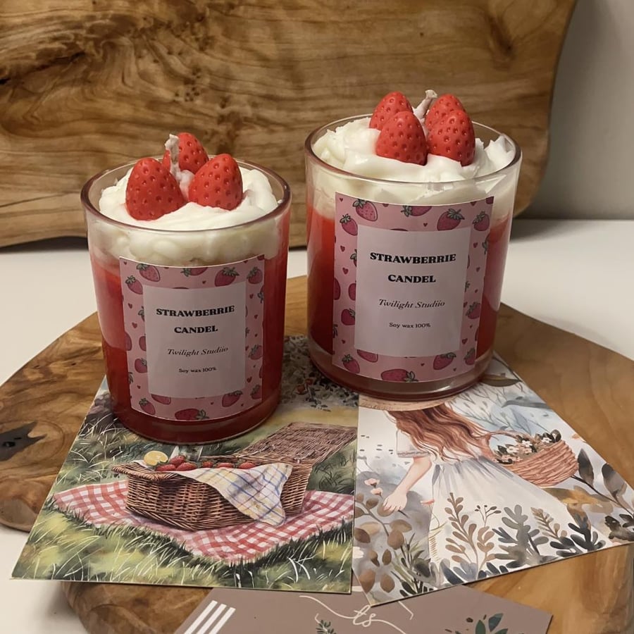 شمعة STRAWBERRIE