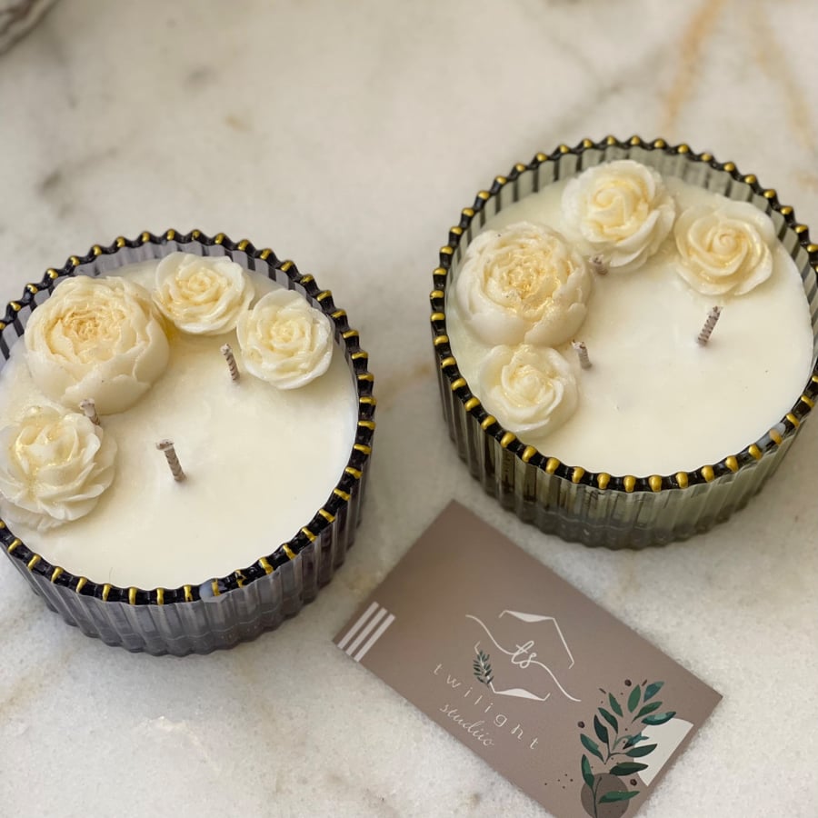 شمعة بلاسيه المعطر ( يمكن اضافة رسالة مخفيه )