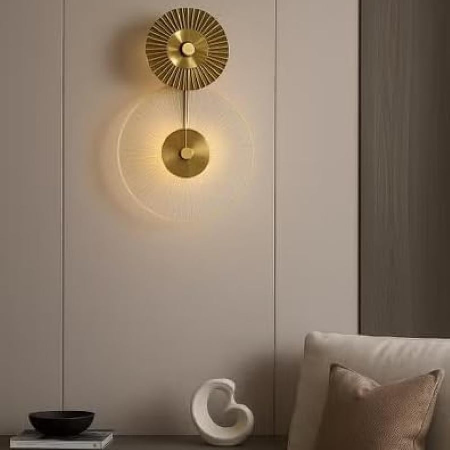 ابليك جداري ذهبي – تصميم زجاجي دائري أنيق – 3 إضاءات – قدرة 6 واط – قطر 30 سم