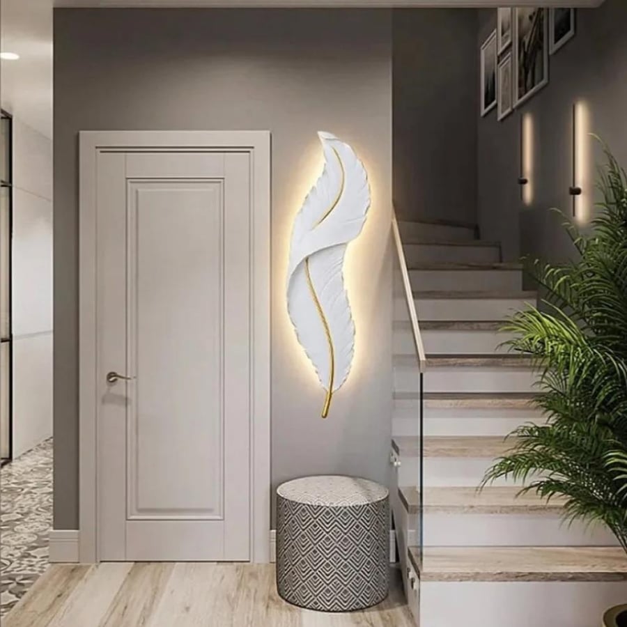 Interior lighting wall-mounted applique in the shape of a feather with three lights, size 86 cm