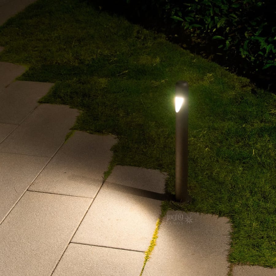 Garden lighting column in black