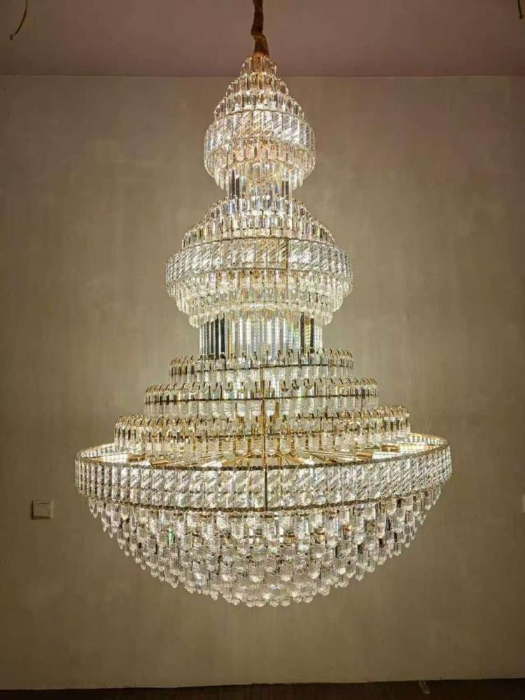 Luxurious crystal chandelier with modern pyramid design – available in various sizes for domes and halls
