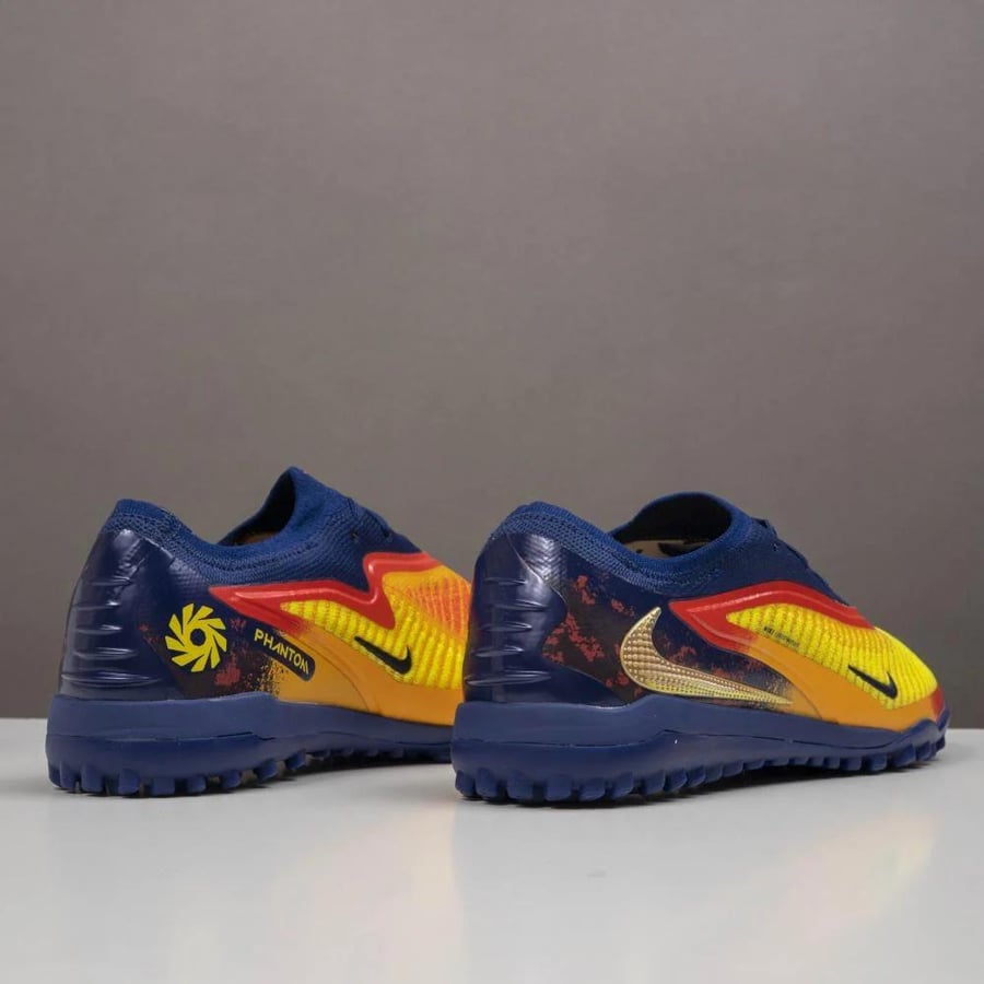 Nike Phantom 6 Low Academy TF
