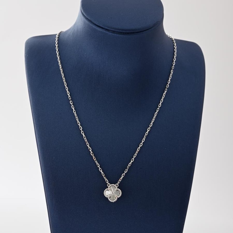 Rose necklace, whistling, 18-karat gold