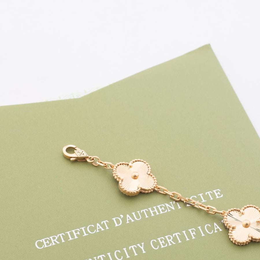 Rose bracelets 18-karat gold