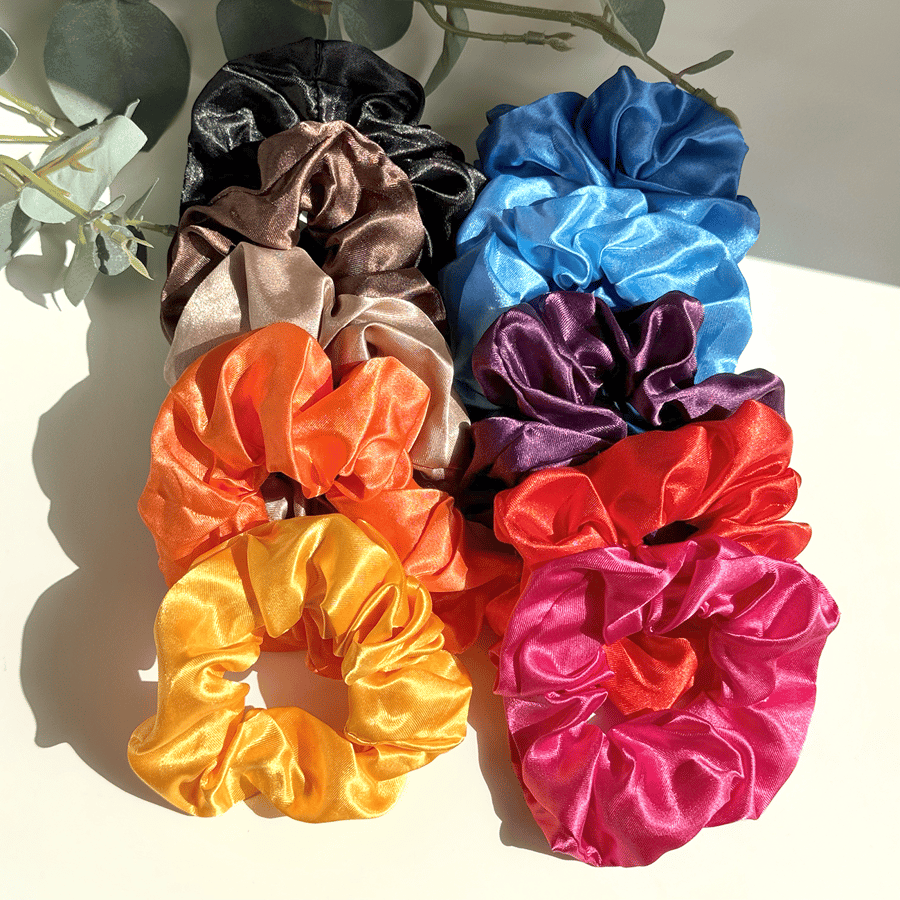 A full set of satin hair