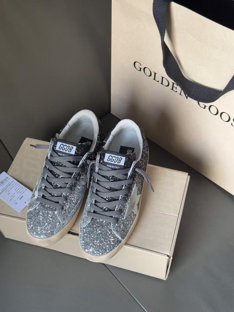 حذاء جولدن جوس Golden Goose
