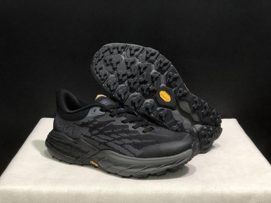 حذاء سنيكرز هوكا HOKA Speedgoat 5