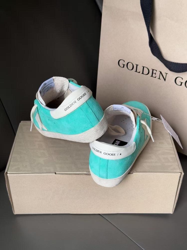 حذاء جولدن جوس Golden Goose